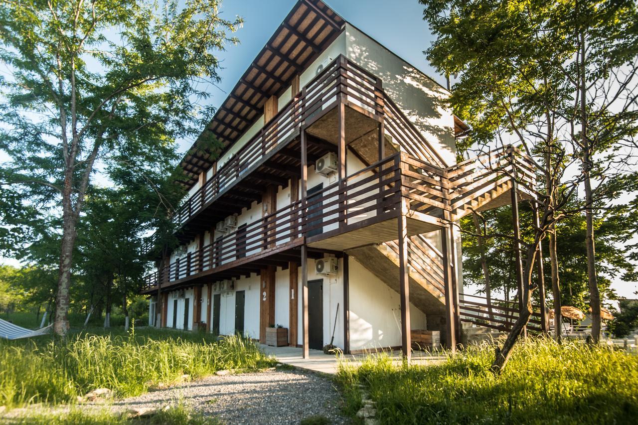 Курортный отель Аква Сухум Экстерьер фото