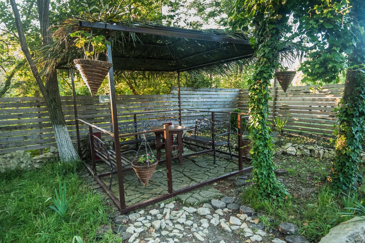 Курортный отель Аква Сухум Экстерьер фото